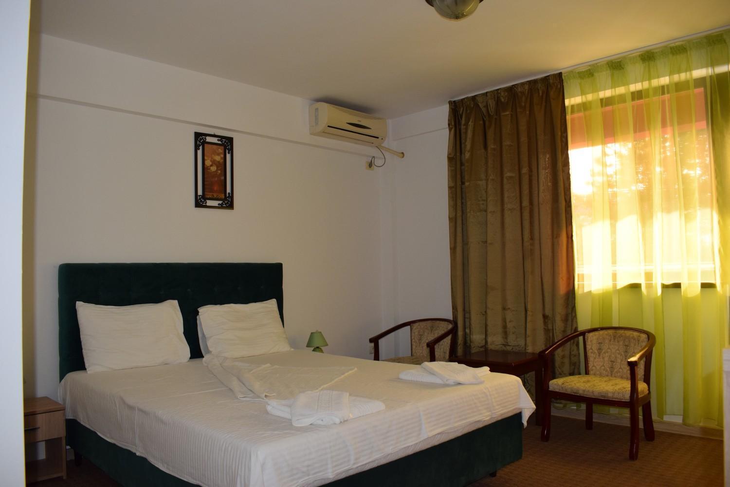 Hotel Ibiza Eforie Nord Buitenkant foto