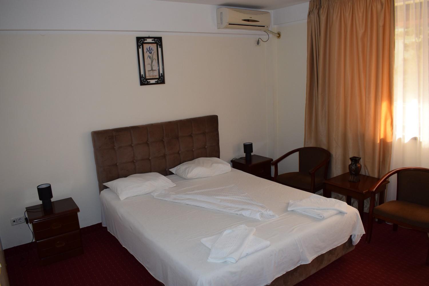 Hotel Ibiza Eforie Nord Buitenkant foto